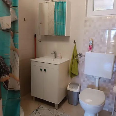 Prestiz Na Prizemi Apartment Vir